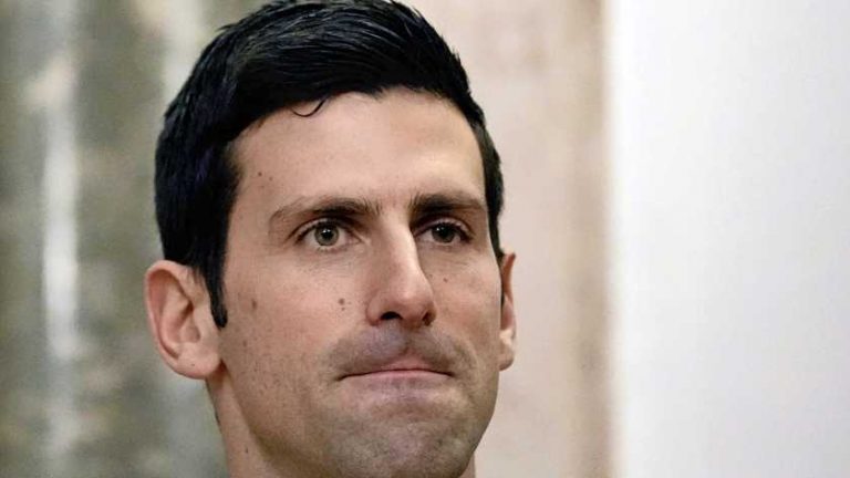 Novak Djokovic mist liever Roland Garros en Wimbledon dan ’gedwongen vaccinatie’