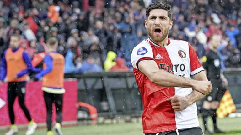Alireza Jahanbakhsh en Luis Sinisterra laten volle Kuip genieten