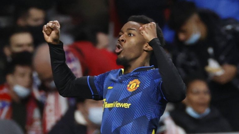 Jonge invaller Elanga redt United in moeizaam Champions League-duel met Atlético