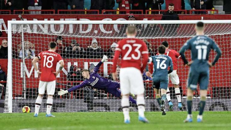 Manchester United zet zichzelf te kijk in FA Cup, trainer Ralf Rangnick boos op arbitrage
