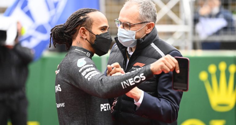 F1-topman Domenicali blij met terugkeer Hamilton: ‘Geweldige aanwinst voor de sport’
