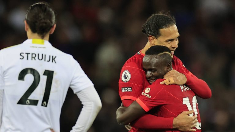 Liverpool overklast Leeds in Premier League, Tottenham onderuit bij Burnley