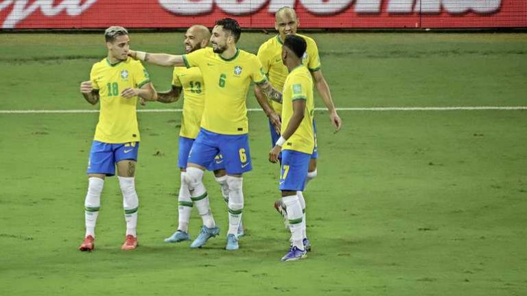 Ajax-aanvaller Antony draagt met treffer bij aan zege Brazilië