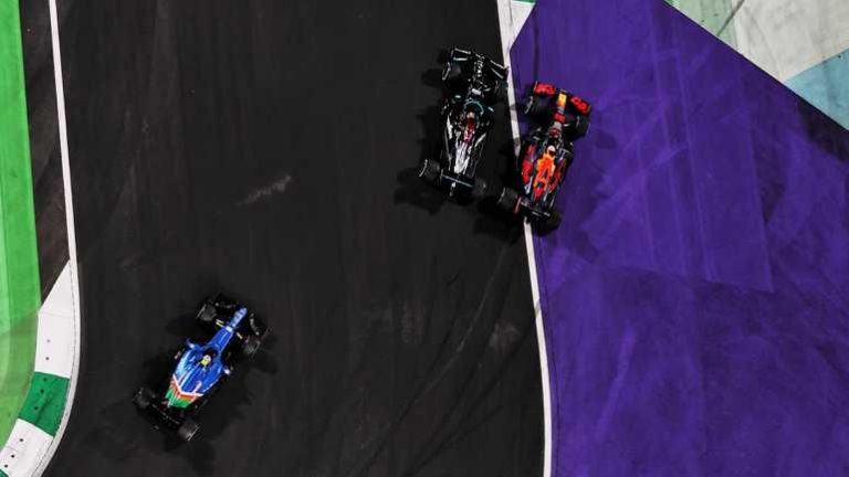 VAR doet ook intrede in Formule 1: ’Structurele veranderingen cruciaal’