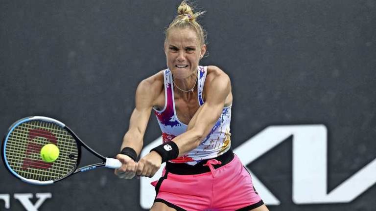 Arantxa Rus ondanks opleving in tweede set uitgeschakeld in Doha