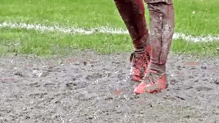 Topper PSV-Ajax in Eredivisie Vrouwen afgelast vanwege overvloedige regenval