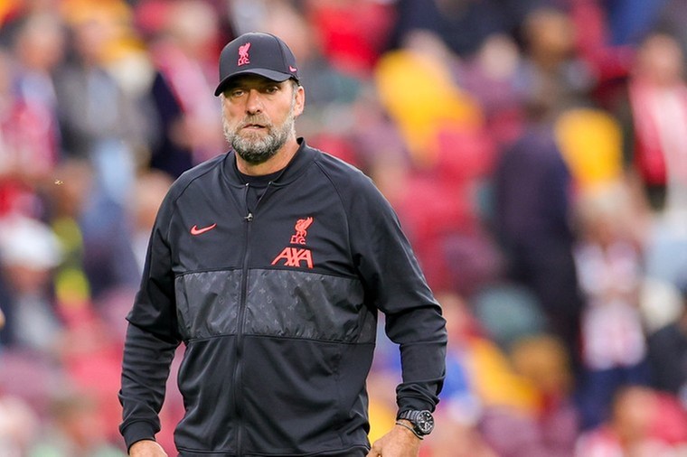 Klopp over zijn keuzes: ‘Makkelijker als ze drie dagen in de pub zouden zitten’