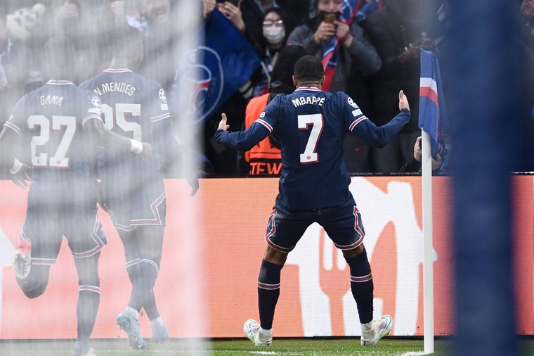 Goudhaantje Mbappé denkt maar aan één club