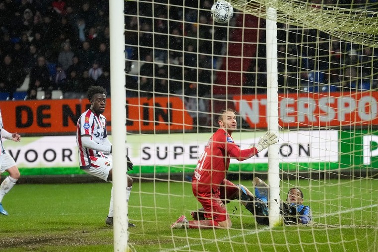 Ajax reist met 22 spelers naar Lissabon voor eerste duel met Benfica