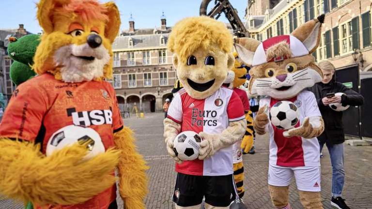 Mascottes profclubs pleiten in Den Haag voor volle voetbalstadions