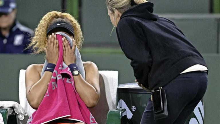 Naomi Osaka barst in tranen uit op Indian Wells na belediging vanaf tribune