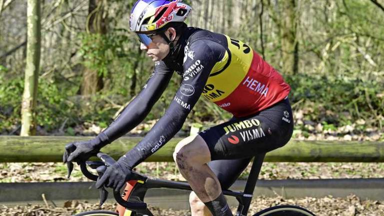 Knie zorgt voor twijfels bij Wout van Aert in Parijs-Nice: ’Diepere wond dan ik dacht’