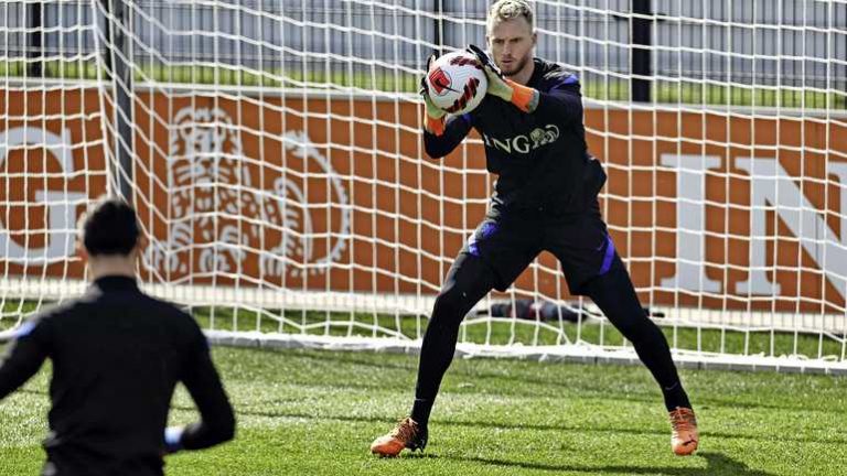 Oranje-debuut nabij voor Mark Flekken: ’Lekkere binnenkomer, ja’
