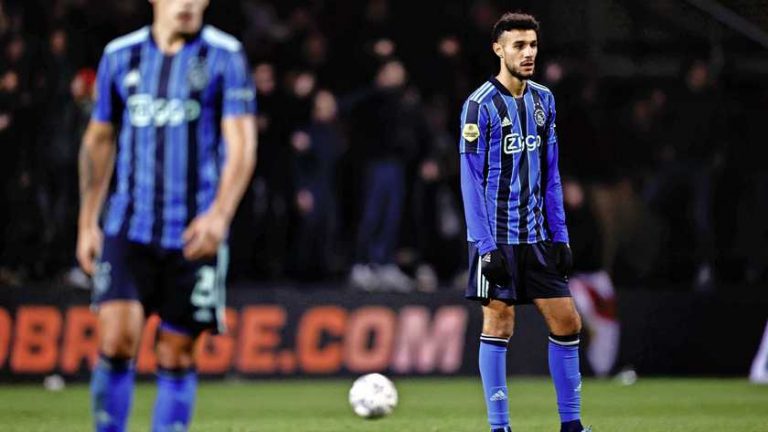Ajax mist Mazraoui in halve finale KNVB-beker tegen AZ