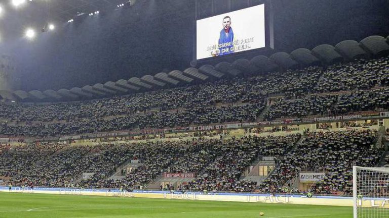 Oekraïens voetbalicoon Shevchenko zorgt voor kippenvel in San Siro