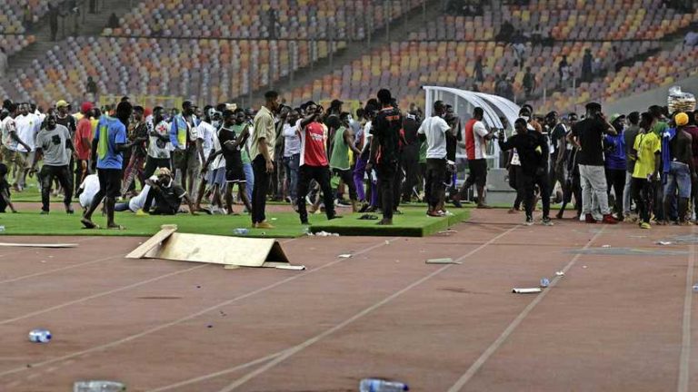 Afrikaanse bondsarts overlijdt tijdens geweld na Nigeria-Ghana