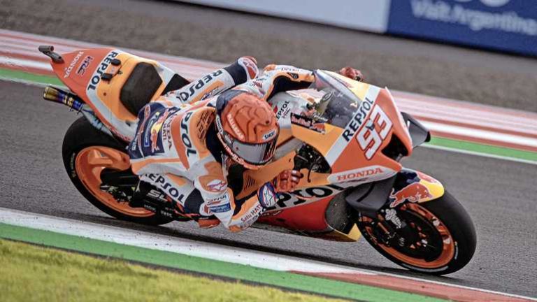 Motorcoureur Márquez ziet opnieuw dubbel na zware crash