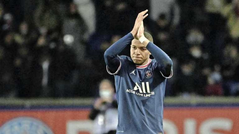 PSG wijst Mbappé-geruchten over 200 miljoen euro in twee jaar naar rijk der fabelen