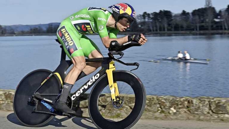 Nieuwe masterclass Jumbo-Visma: Wout van Aert grijpt leiding in Parijs-Nice