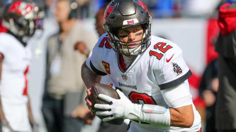 Tom Brady (44) weet van geen ophouden: quarterback keert terug van pensioen