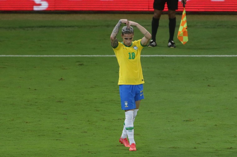Antony stevent op primeur bij Braziliaanse ploeg af
