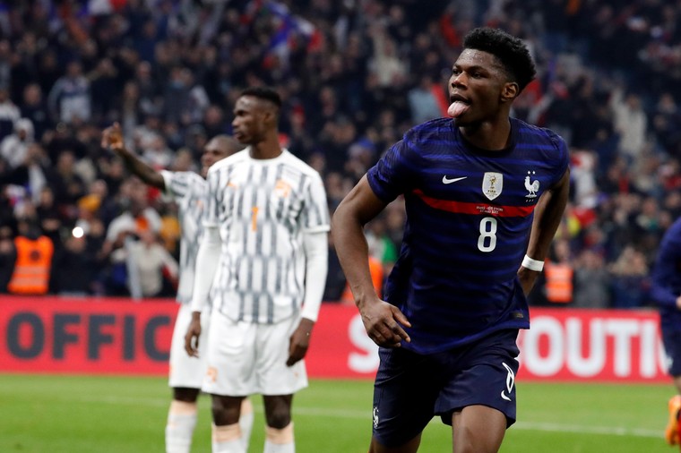 Goudhaantje Tchouameni imponeert bij Les Bleus en oogst lof bij Deschamps
