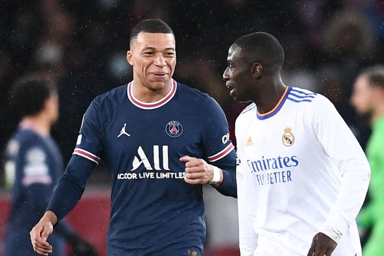 ‘Als Mbappé bij PSG blijft, heeft hij meer kans op de Ballon d’Or’