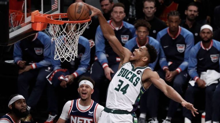 Giannis leidt Bucks in NBA langs Nets en wordt clubtopscorer