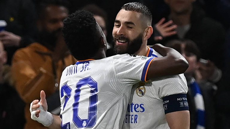 Benzema evenaart Haller en velt Chelsea met nieuwe Champions League-hattrick