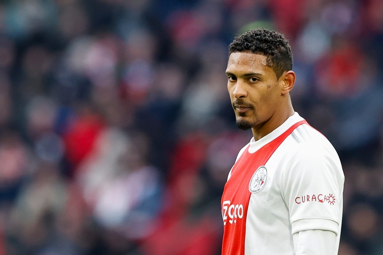 Ajax plant trip naar Curaçao en oefent tegen nationale ploeg