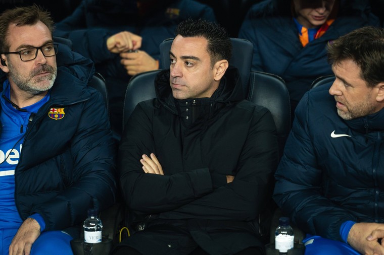 Xavi leeft na heftig bericht mee met Van Gaal en verstuurt uitnodiging