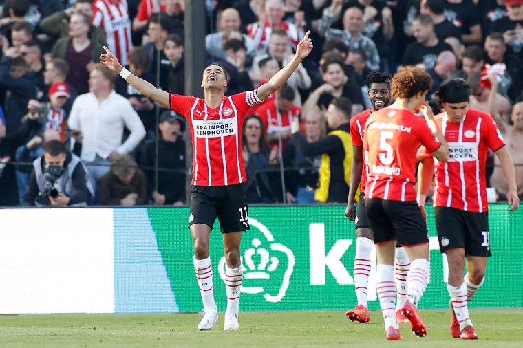 Veerkrachtig PSV troeft Ajax af en verovert de TOTO KNVB-beker