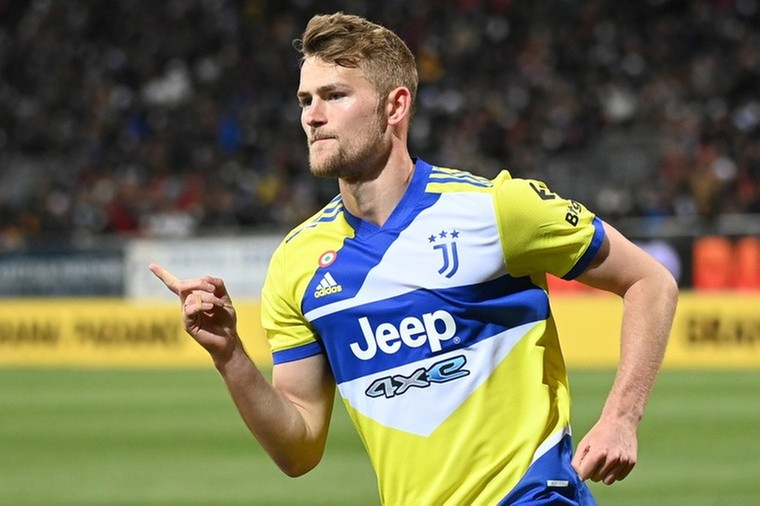 Begeerde De Ligt moet kiezen van Juventus: ‘Bijtekenen of vertrekken’
