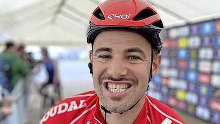 Victor Campenaerts bijt tanden (letterlijk) stuk tijdens Dwars door Vlaanderen