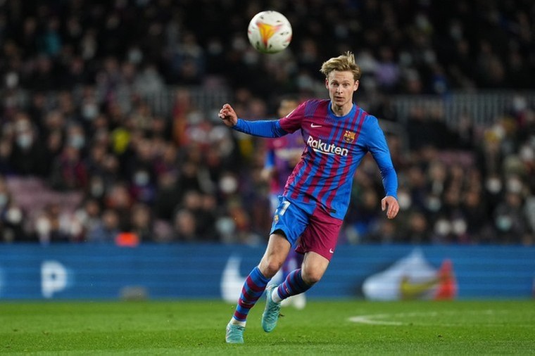 Frenkie imponeert Xavi, Memphis steeds verder in schaduw van Auba en Luuk