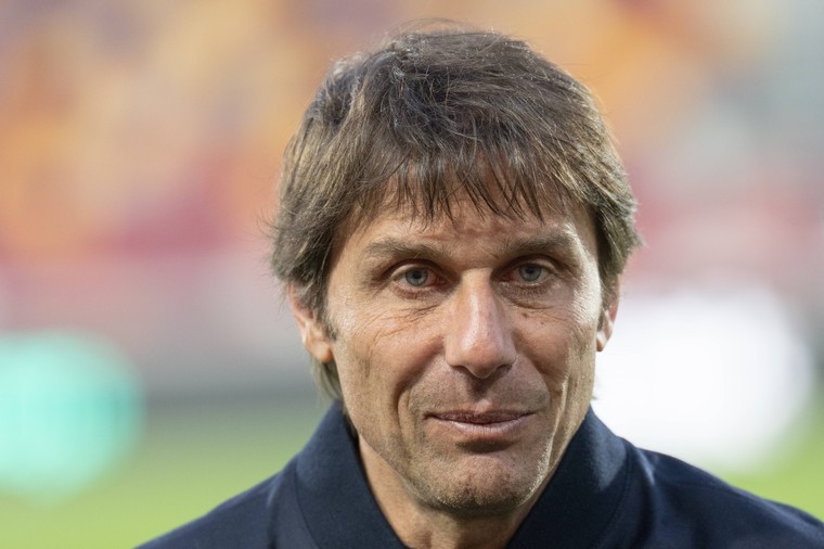 Conte pakt ‘onruststokers’ aan op persconferentie vanwege ‘fake news’