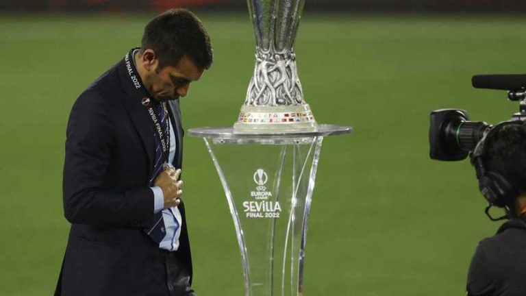 Van Bronckhorst verliest Europa League met Rangers na strafschoppen