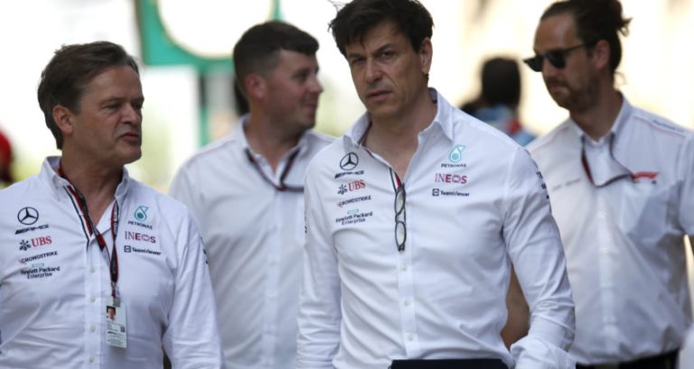 Wolff verbaasd: ‘Data komen niet overeen met feedback van de coureurs’