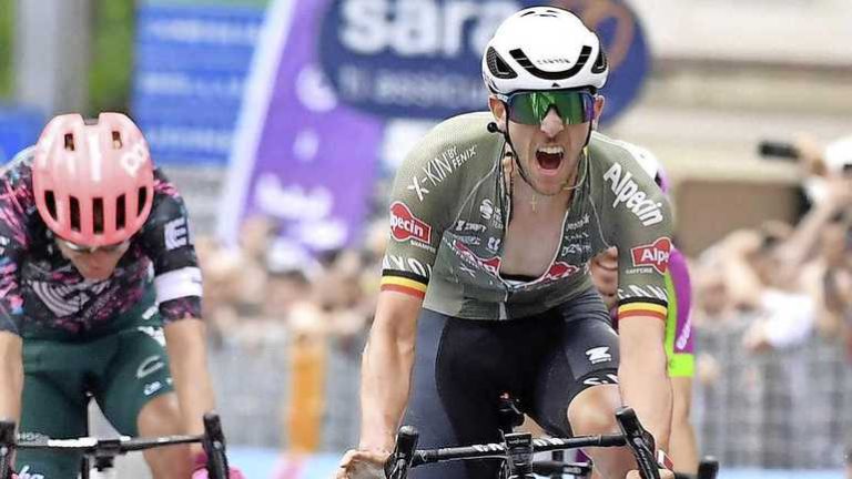 Giro-peloton misrekent zich: vroege vluchter Dries de Bondt wint 18e etappe