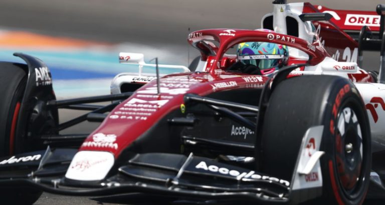 Alfa Romeo: ‘Zhou’s enige probleem is de kwalificatie’