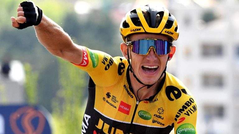Oranje boven in Giro: Bouwman wint rit na lange aanval met Dumoulin en Mollema