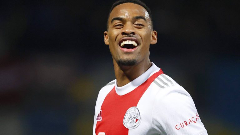 Ajax en Bayern bereiken akkoord: Gravenberch vertrekt naar München