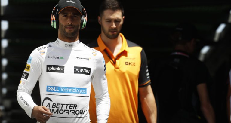 Brown hint naar mogelijkheid om contract Ricciardo vroegtijdig te beëindigen