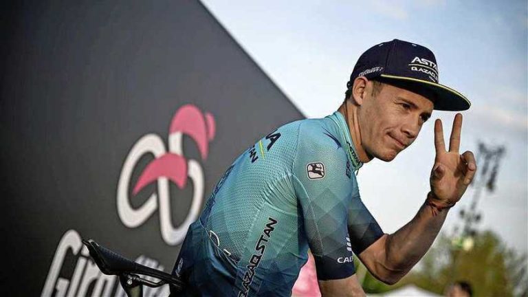 Podiumkandidaat Miguel Angel Lopez stapt af in Giro, snelle valpartij in peloton