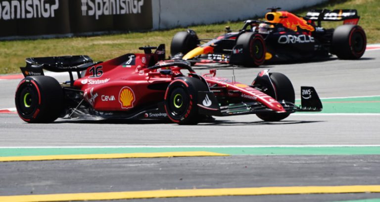 VT2: Leclerc opnieuw snel, Mercedes verrast met P2 en P3