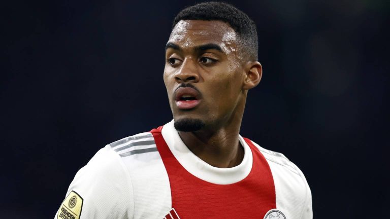 Ajax mist geblesseerde Gravenberch tijdens ontknoping titelrace