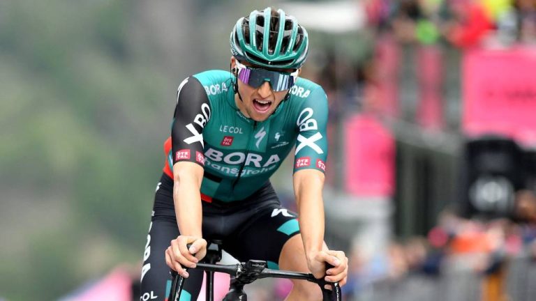 Hindley grijpt de macht op voorlaatste dag Giro, Covi wint etappe