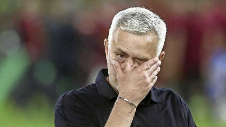 Emotionele Mourinho spreekt van historische zege