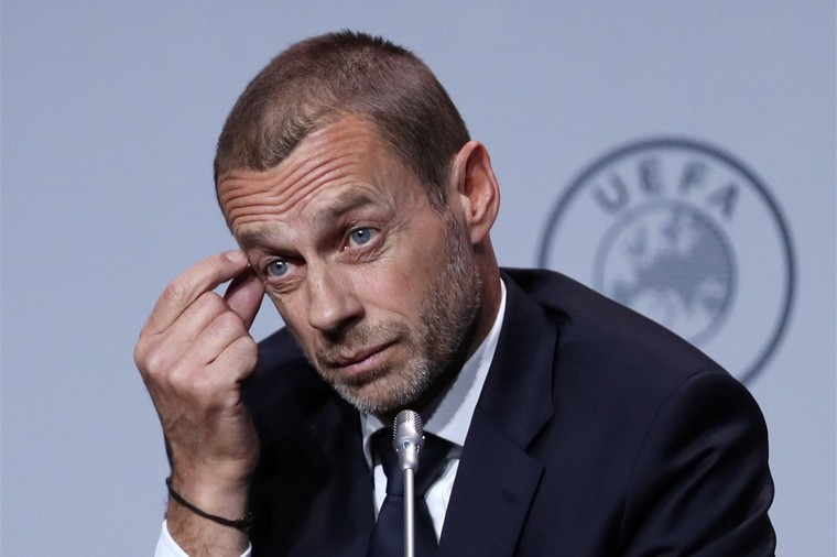 UEFA-baas kritisch over hands en buitenspel: ‘Niemand begrijpt het nog’