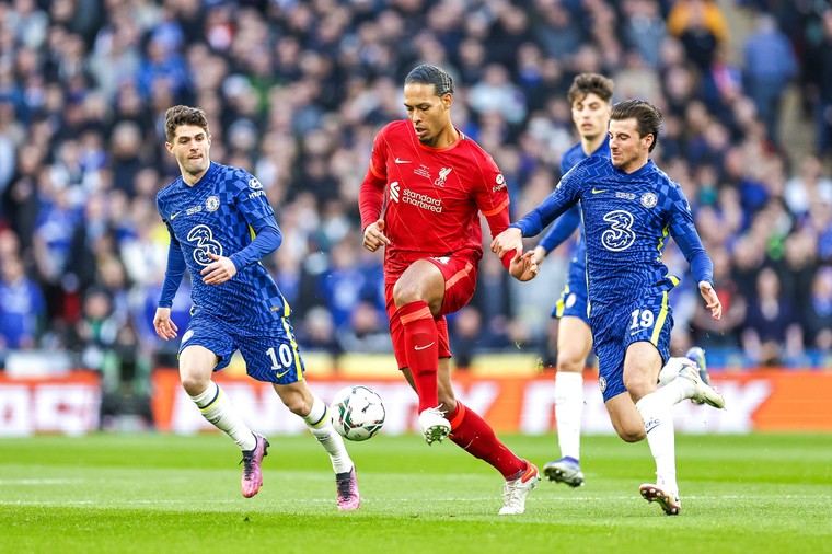 Van Dijk wil afrekenen met FA Cup-vloek: ‘Misschien is het te lang geleden’